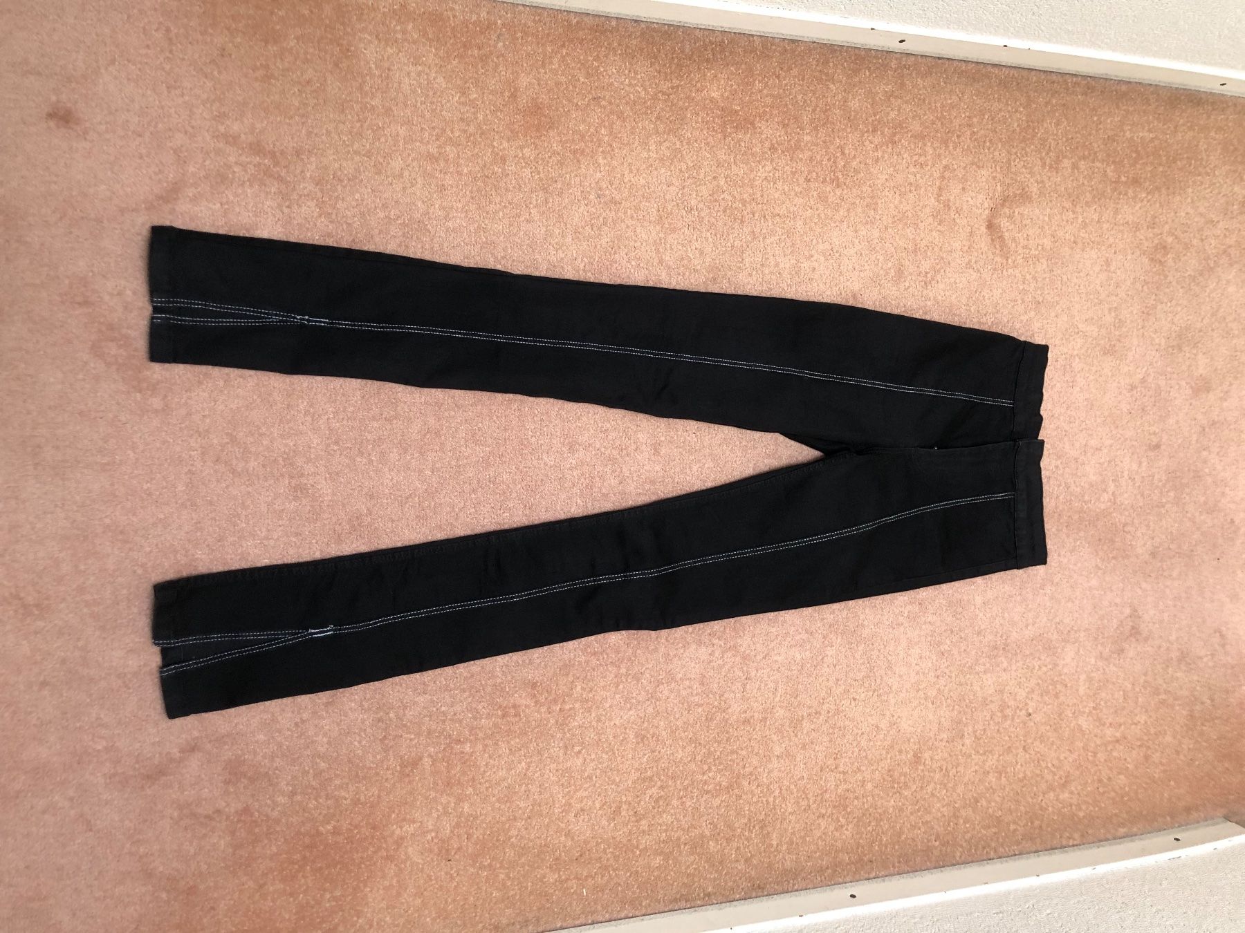 Zara Jeans: Zara Jeggins Gr. 32 – Nuovo (secondo la descrizione) da Schaffhausen venduto da Fixier 2