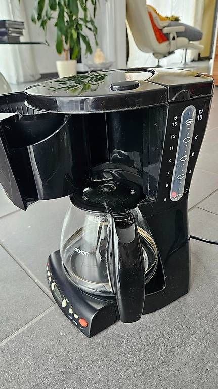 Macchine per caffè & Macchine per espresso: Programmierbare Kaffeemaschine mit Digitalanzeige 1400 W – Usato da Niederbipp venduto da Broker_Online 2