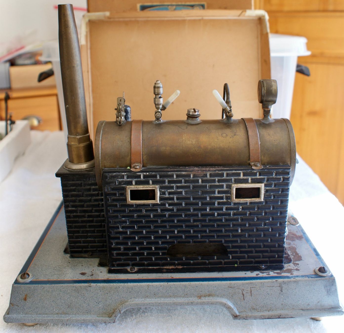 Märklin Kit di modellismo & Modellini statici: Machine à vapeur Marklin Typ 2, année 1920, avec dynamo – Usato da Morrens VD venduto da alain50 1