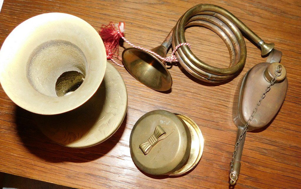 Vasen & Gefässe: Messing Konvolut, Vase, Dose, Horn, Oellämpchen – Gebraucht aus Villnachern von Niggo0