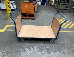 Kommisionier Werkstatt Wagen