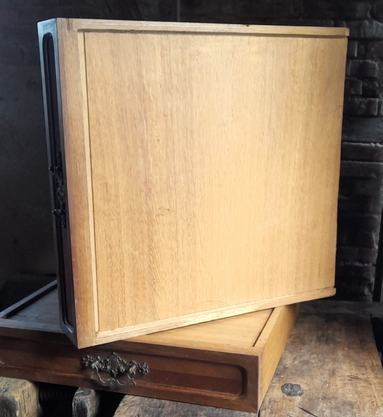 Articles en bois: 2 Schublade aus Eichenholz mit Metallgriff gebraucht. – D'occasion à Villmergen par BRUMA57 4