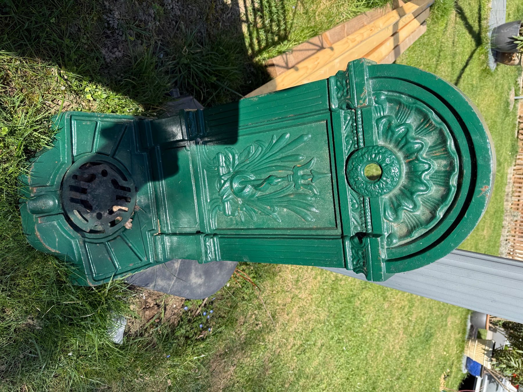 Stagni & Fontane ornamentali: Fontaine en fer antique – Usato da Neirivue venduto da brazerio 1
