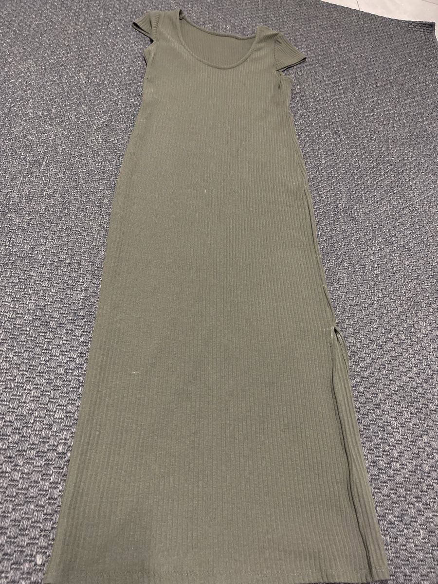 Kleider: Olive langes Strechstrickkleid sommer gr S – Gebraucht aus Bad Zurzach von Cuore34