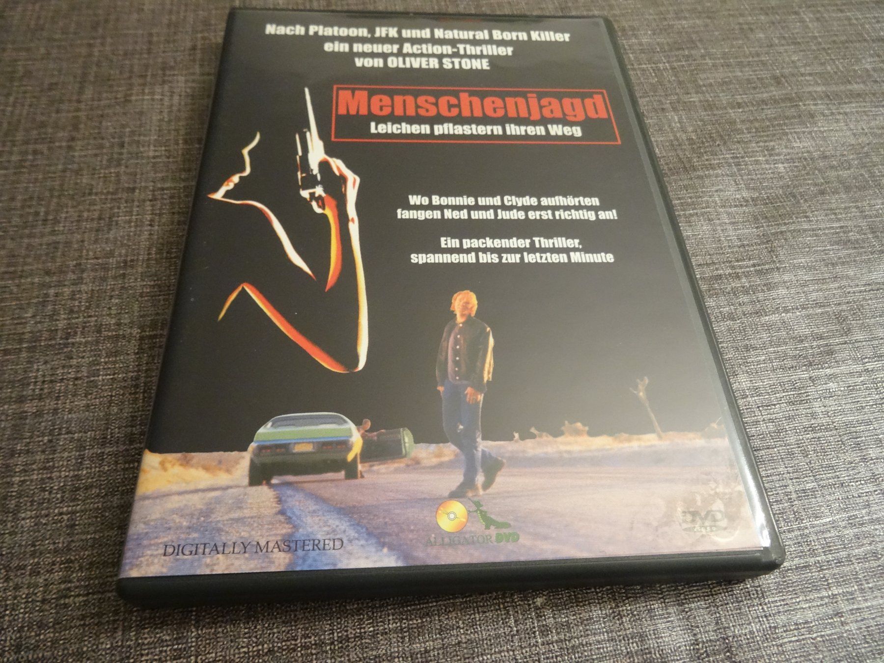 Tutti i DVDs: Menschenjagd DVD Oliver Stone Thriller – Usato da Olten venduto da Disc-Verkauf