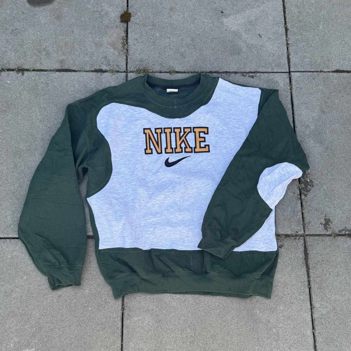 Nike Maglioni & Felpe: Reworked vintage Nike sweatshirt pull pullover streetwear – Usato da St. Gallen venduto da sourced_limited