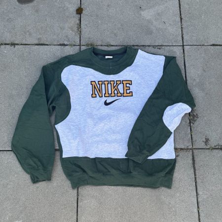 Reworked vintage Nike sweatshirt pull pullover streetwear