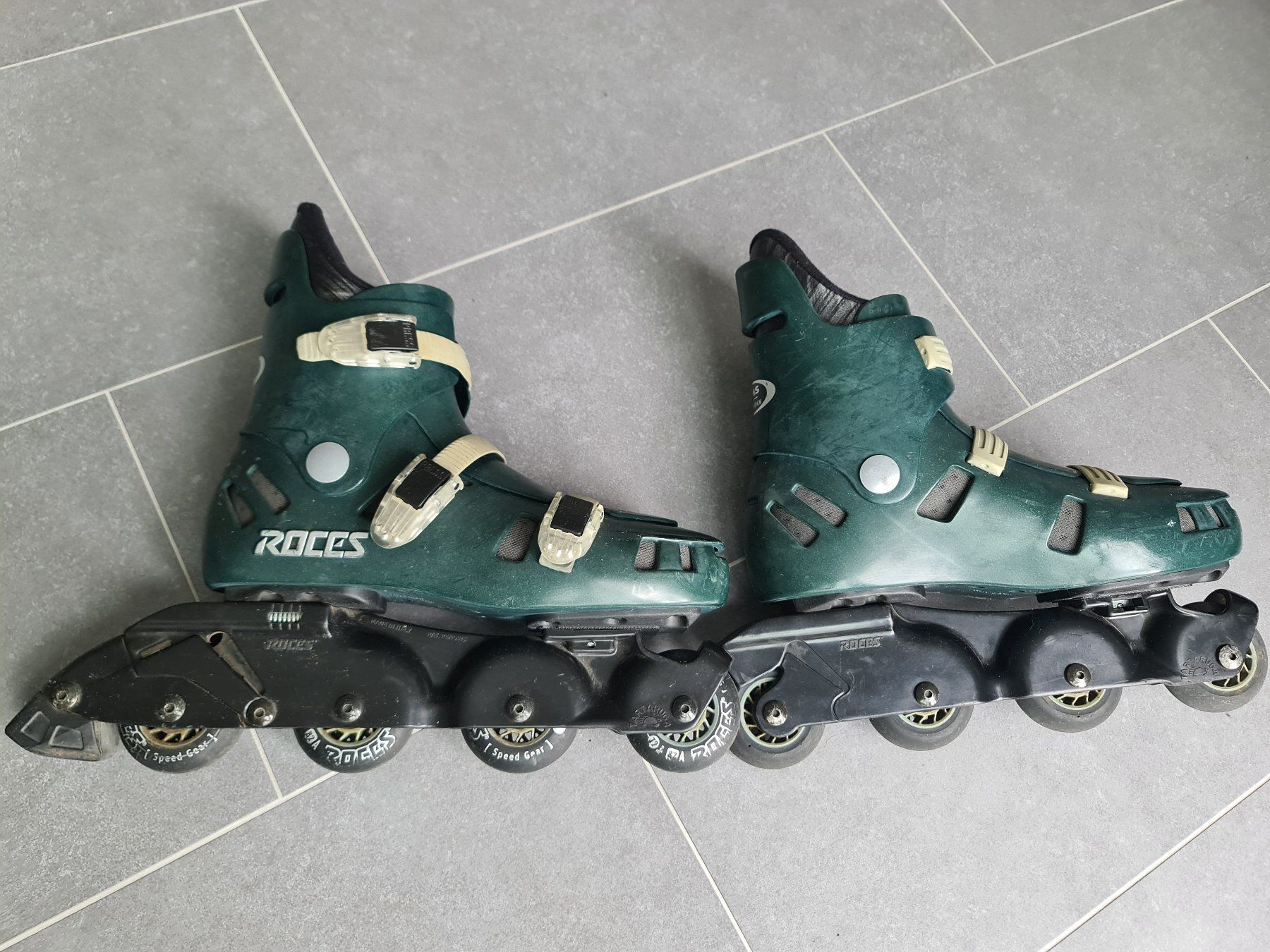 Pattini in linea & Pattini a rotelle: Rollerblades ROCES Gr. 45/46 Inlineskates Rollschuhe – Usato da Hausen AG venduto da Vugri
