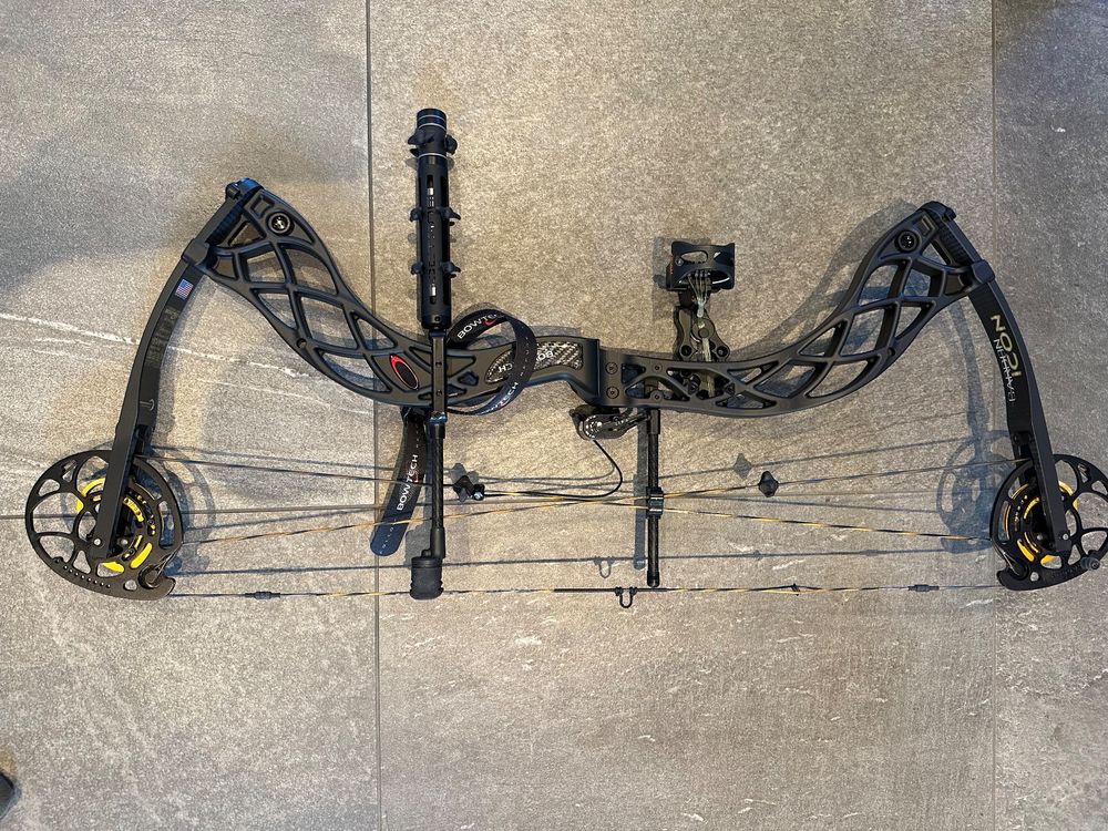 Bowtech Carbon Icon 60 lbs / Bogen mit diversem Zubehör (Gebraucht) in ...