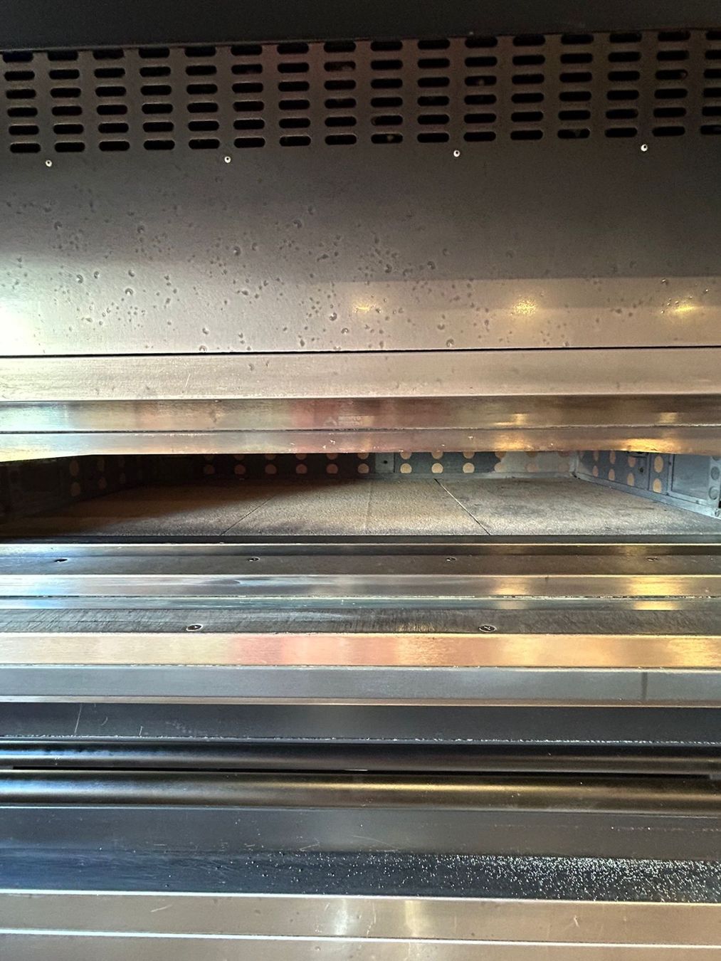 Forni per pizza: A vendre Four Moretti professionnel pizza – Usato da Avry-sur-Matran venduto da reb_n2pv 6