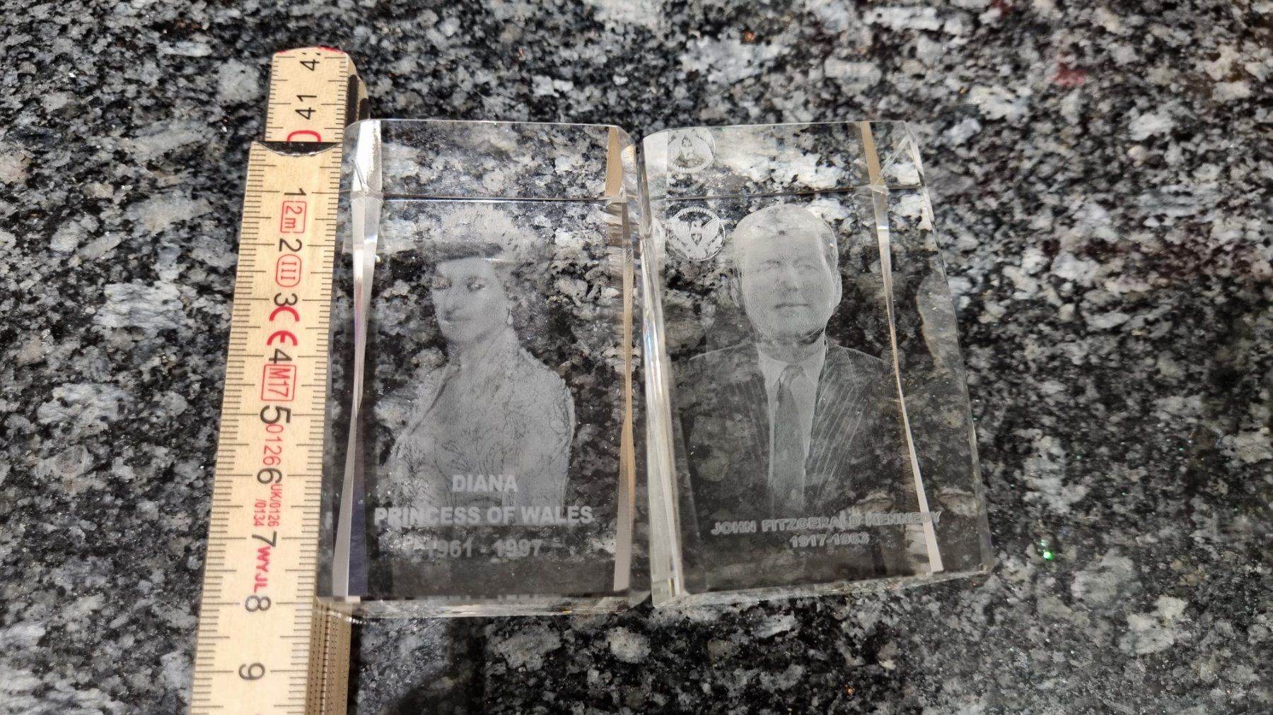 Cartes postales: Diana e Kenedi fermacarte – D'occasion à Riazzino par RagusaM 1