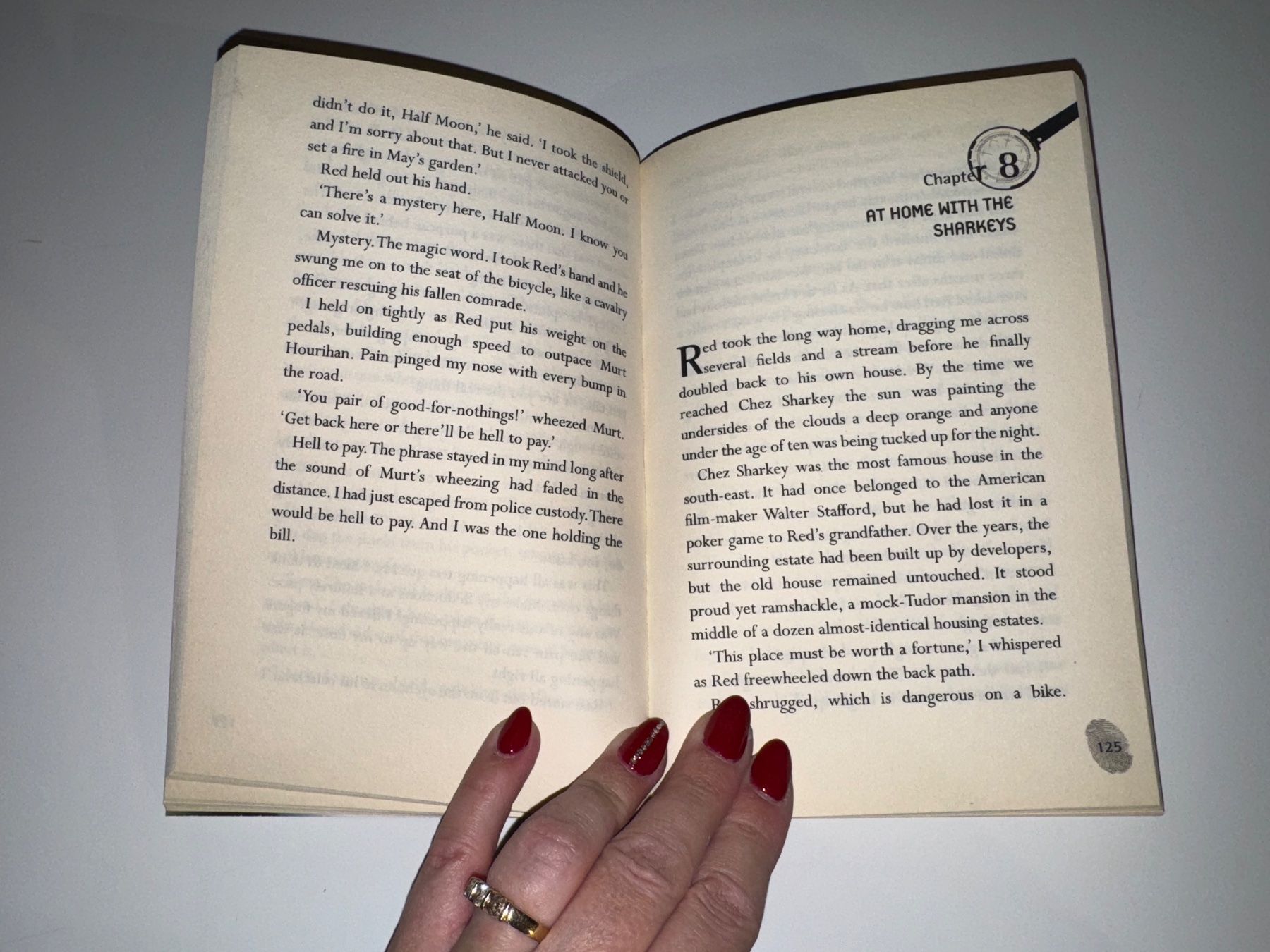 Libri: NOVEL: Eoin Colfer, Half moon investigations – Usato da Grosswangen venduto da English_books 7