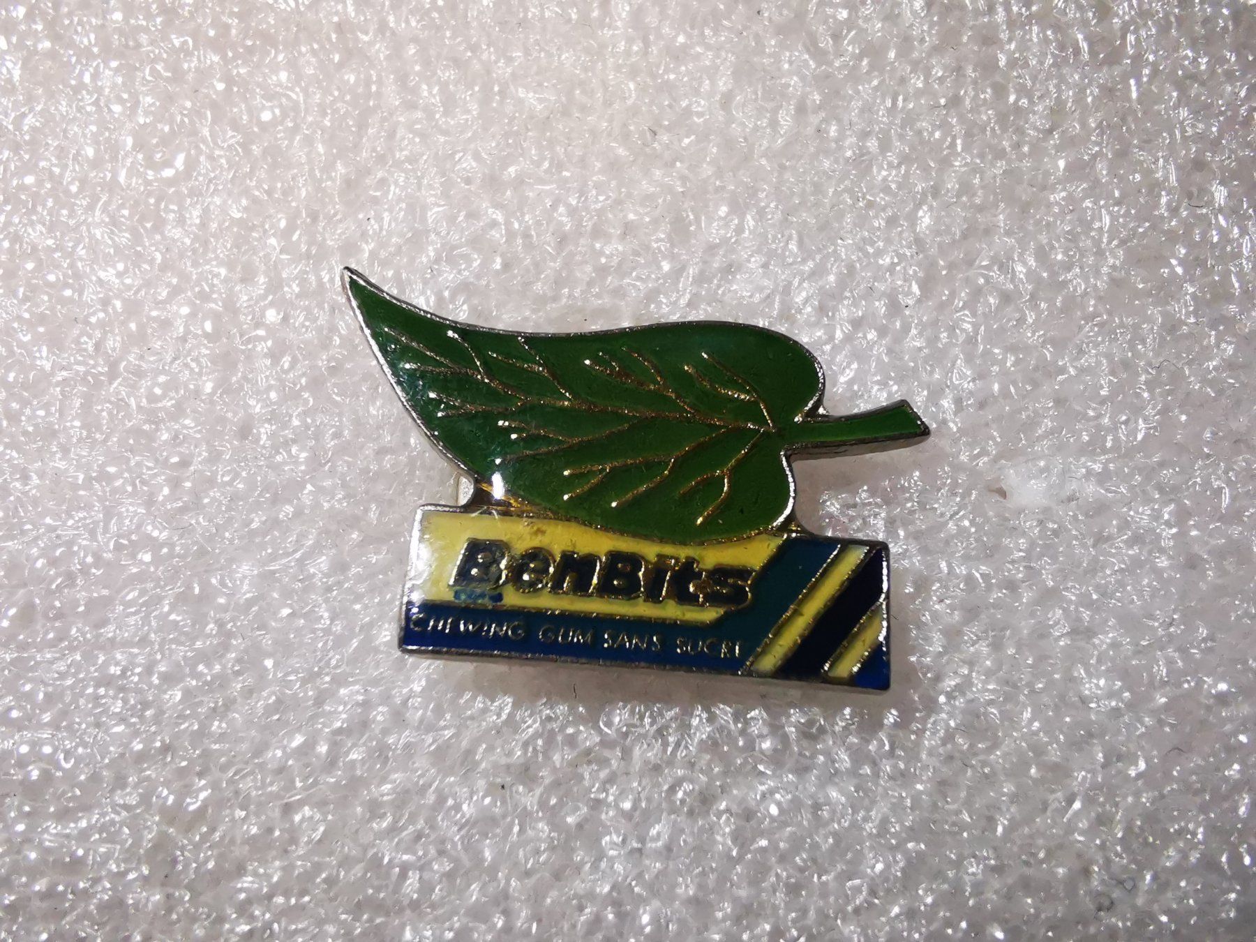Placchette & Badge: Ansteckpin 9: Benbits Chewing Gum – Usato da Oppligen venduto da Pin-Fall-Shop