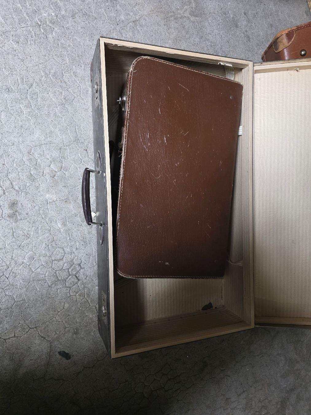 Valises de voyage: Urgent a debarrasser Lot de 5 valises vintage marron – D'occasion à Meyrin par alv_9l8y 2