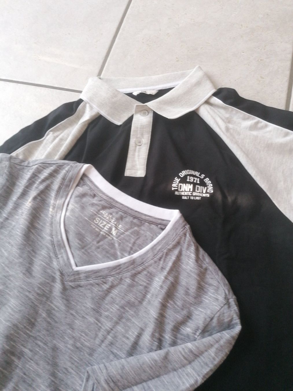 Kleiderpakete: Zwei neue Shirts M und L – Neu (gemäss Beschreibung) aus Lostorf von Luelostorf 2