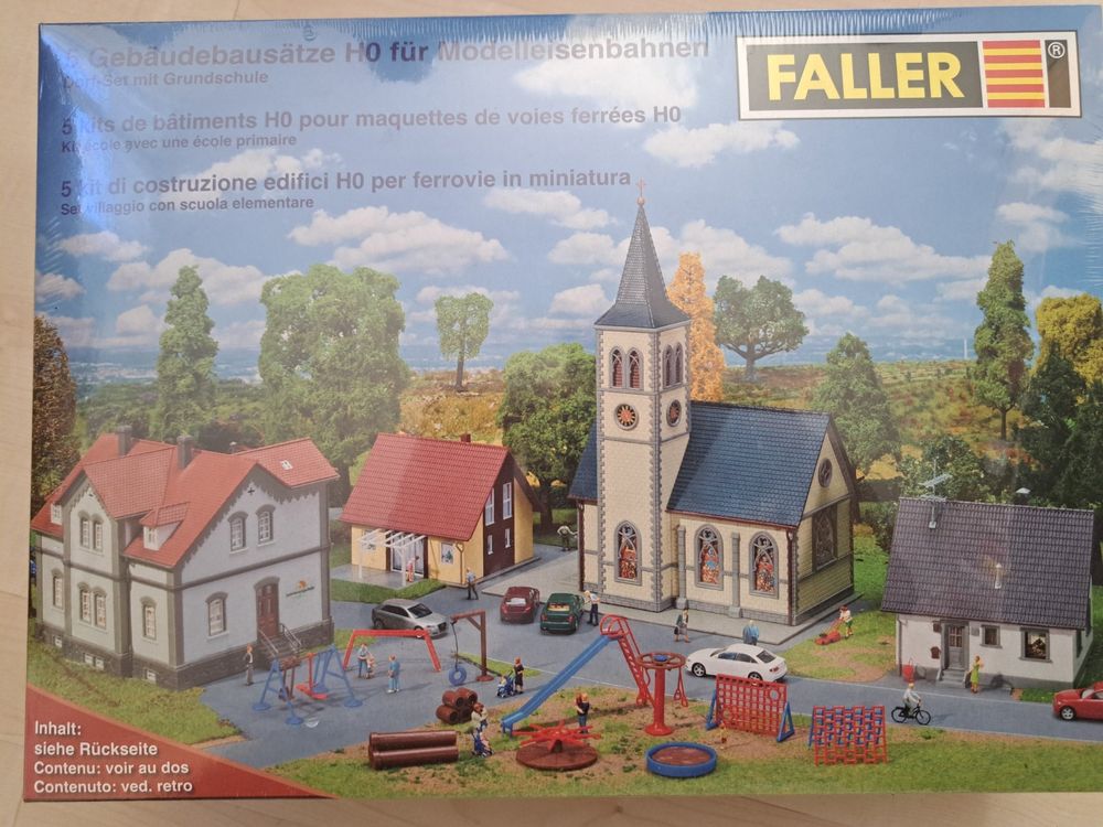 Ensemble De Maquettes Faller "Hiver Au Village" - Maisons à Colombages Enneigées + 5 Kits D'arbres - Neuf