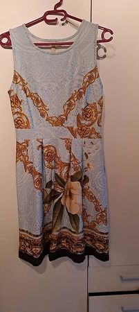 Kleid blau mit Blume