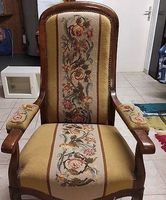 Bestickter Sessel