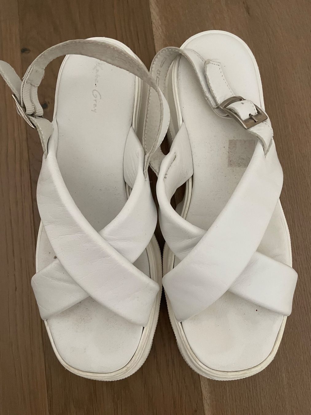 Scarpe da donna: Schicke Sandalen Grösse 41 – Usato da Neuwilen venduto da bobbel01