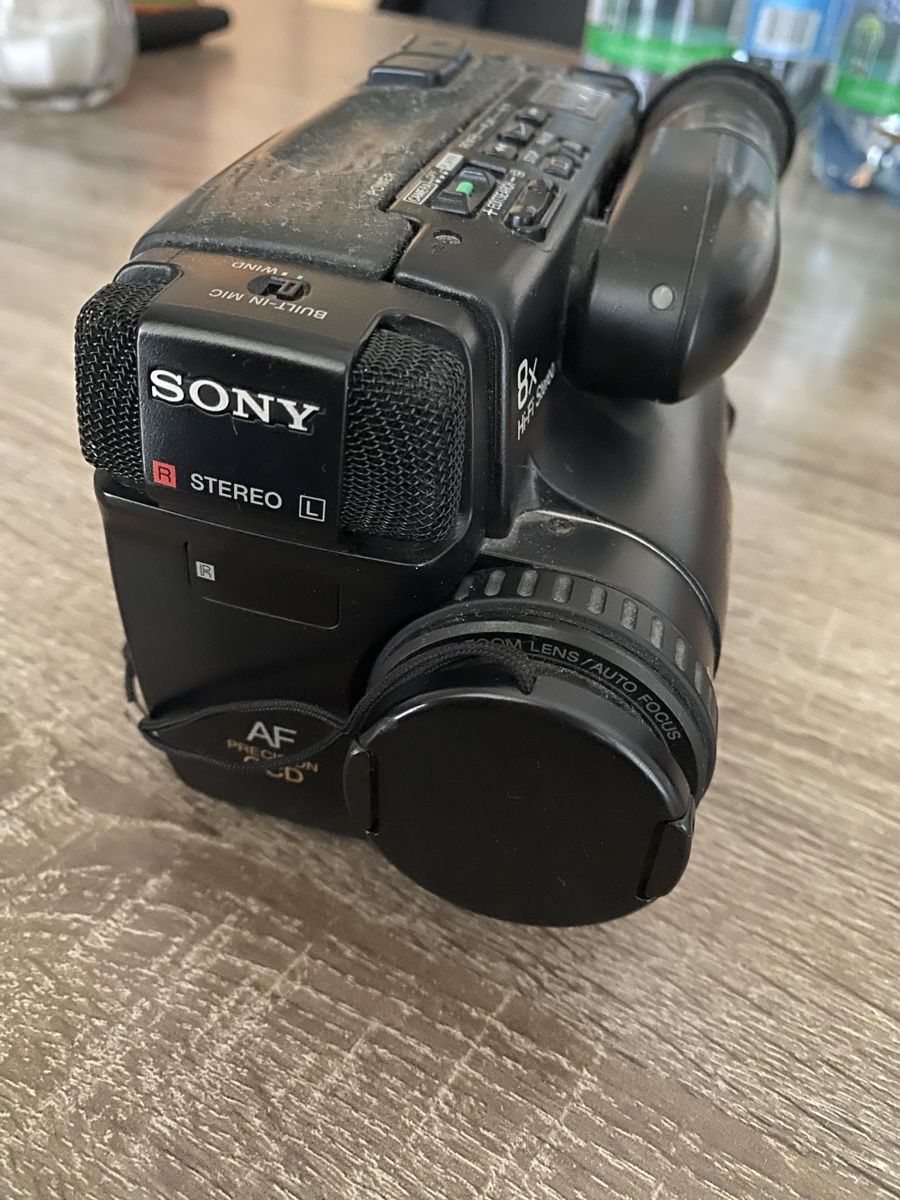 Sony Camcorder: Sony Handycam video Hi8 – Gebraucht aus Biel/Bienne von  1