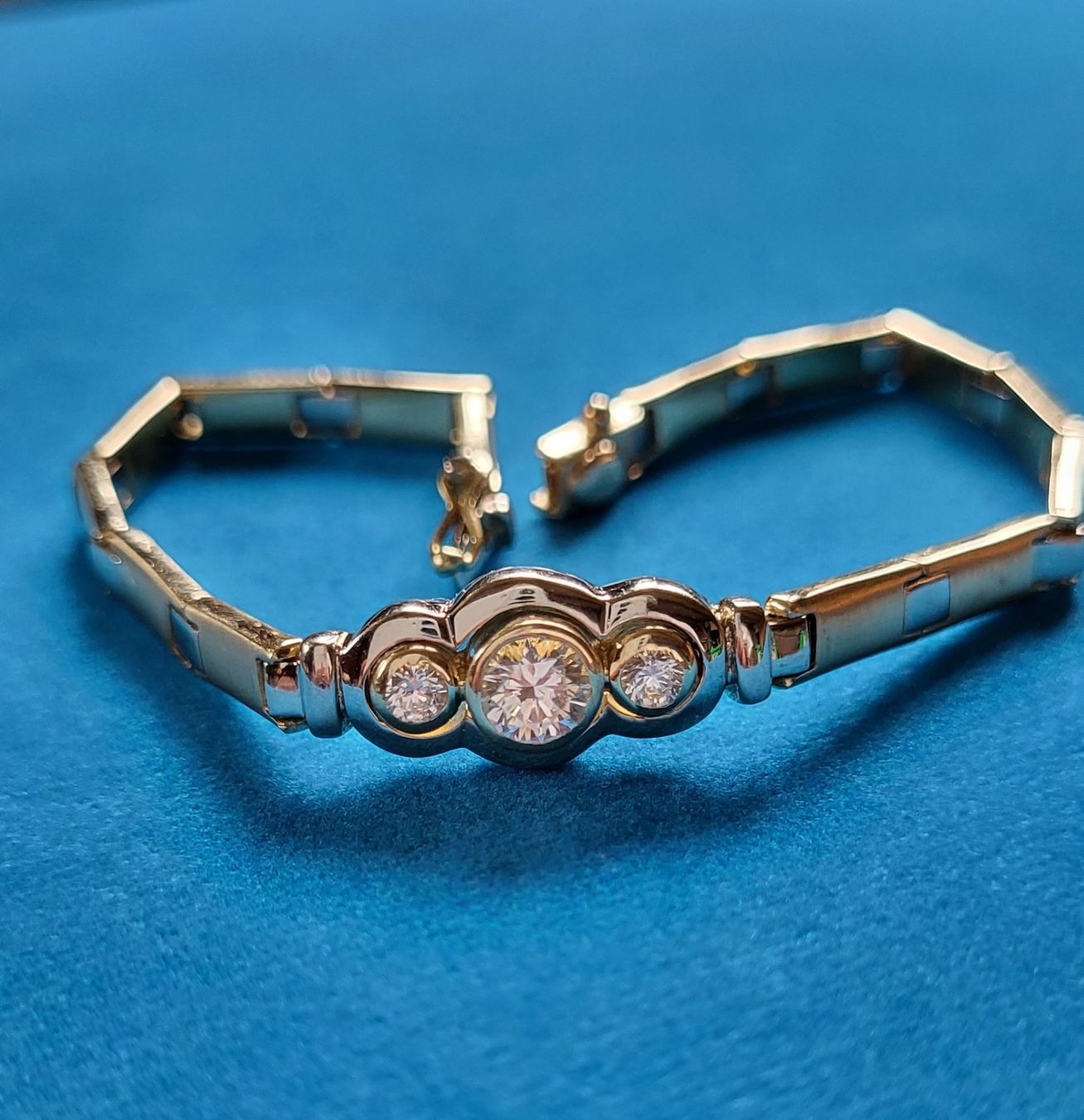 Armbänder & -reifen: Gold 585 Massiv Armband Mit Steine – Gebraucht aus Wald ZH von Aniade 1