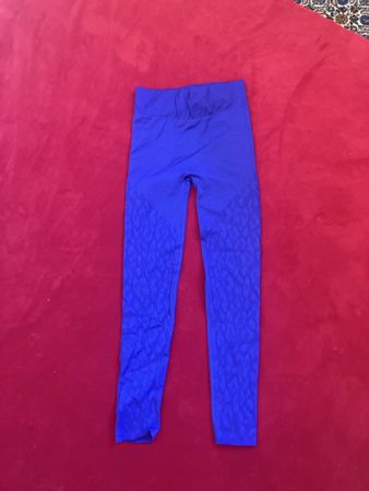 Damen Leggings violet  mit Muster Grösse M neuwertig
