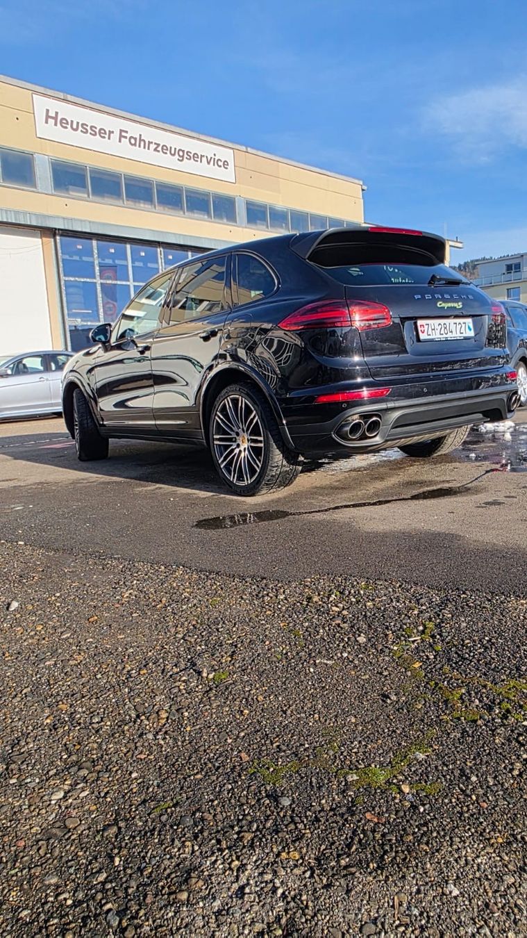 Porsche Automobili: Porsche Cayenne S E-Hybrid SUV – Usato da Frauenfeld venduto da iva_cy8y