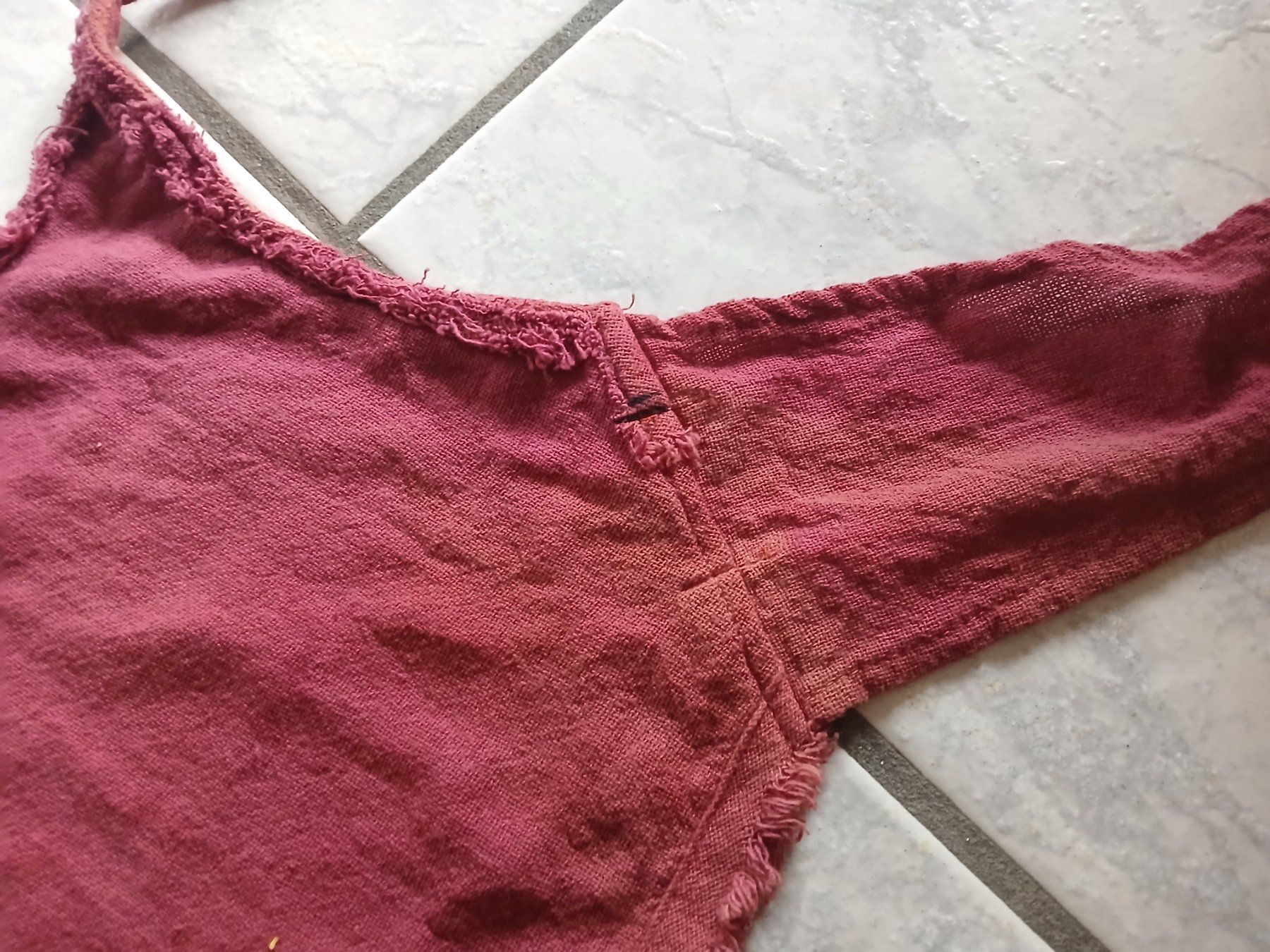 Tops: Rstrotes GOA Top, Dreieck – Gebraucht aus Bremgarten AG von Finoae 1