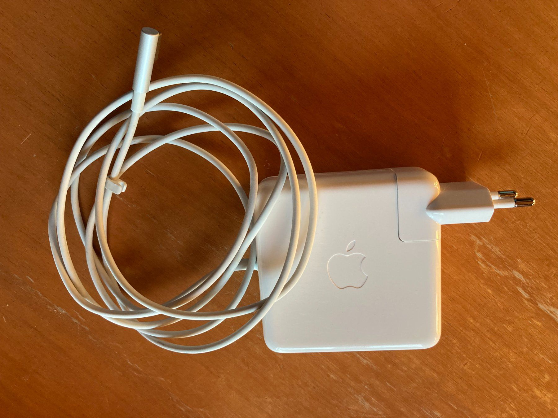 Apple Caricabatterie: 85W Mag Safe Power Adapter – Usato da Grosshöchstetten venduto da cocoya384 1
