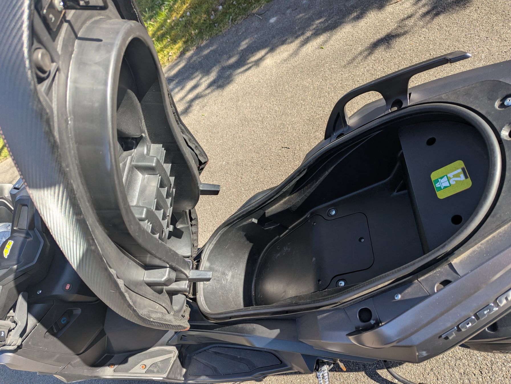 Scooters: Wottan Storm 125 – D'occasion à Herrenschwanden par nin_st7h 3