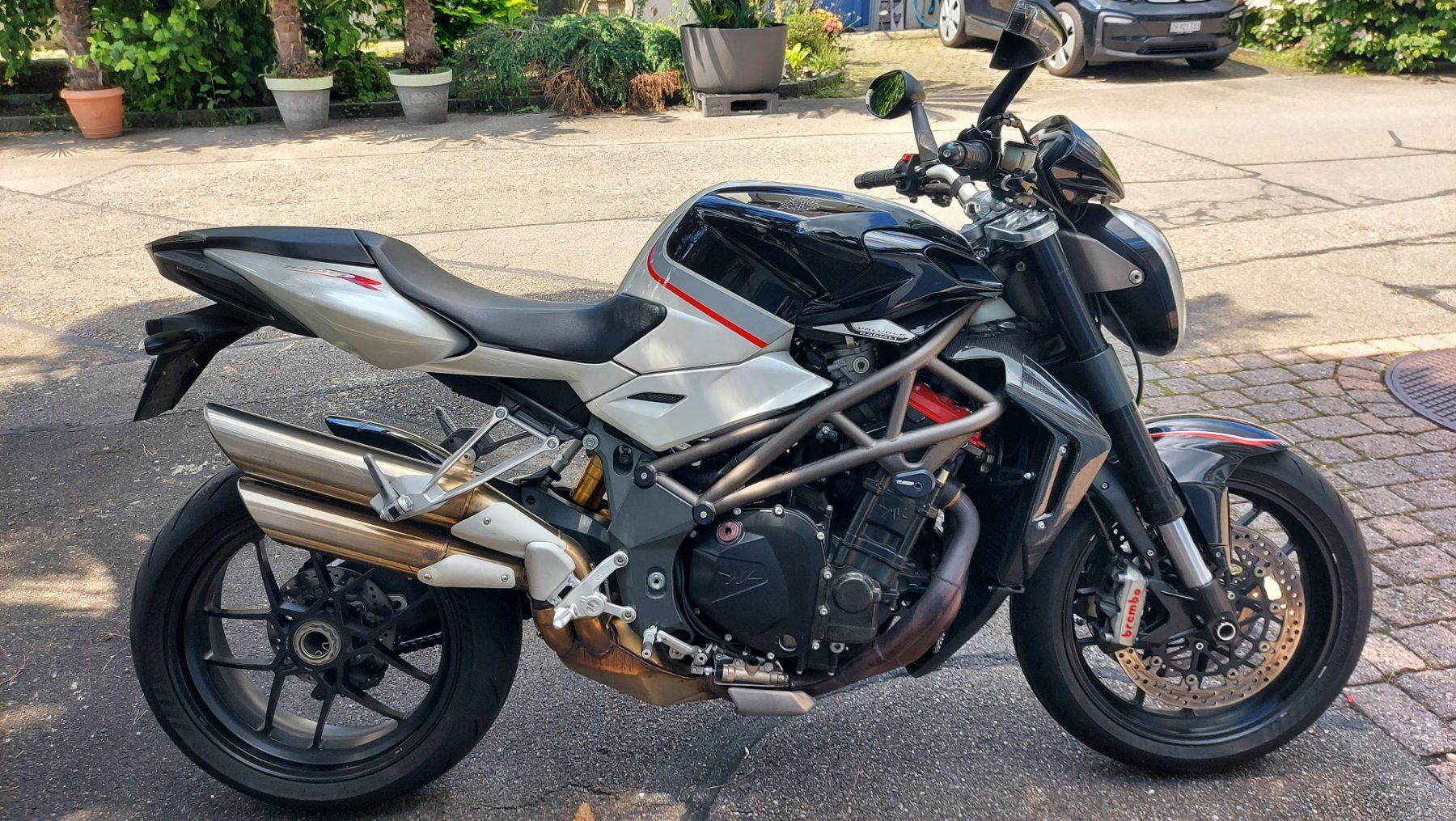 MV Agusta Strada: Top gepflegte MV Agusta Brutale 1090RR – Usato da Wangen ZH venduto da Jannic10