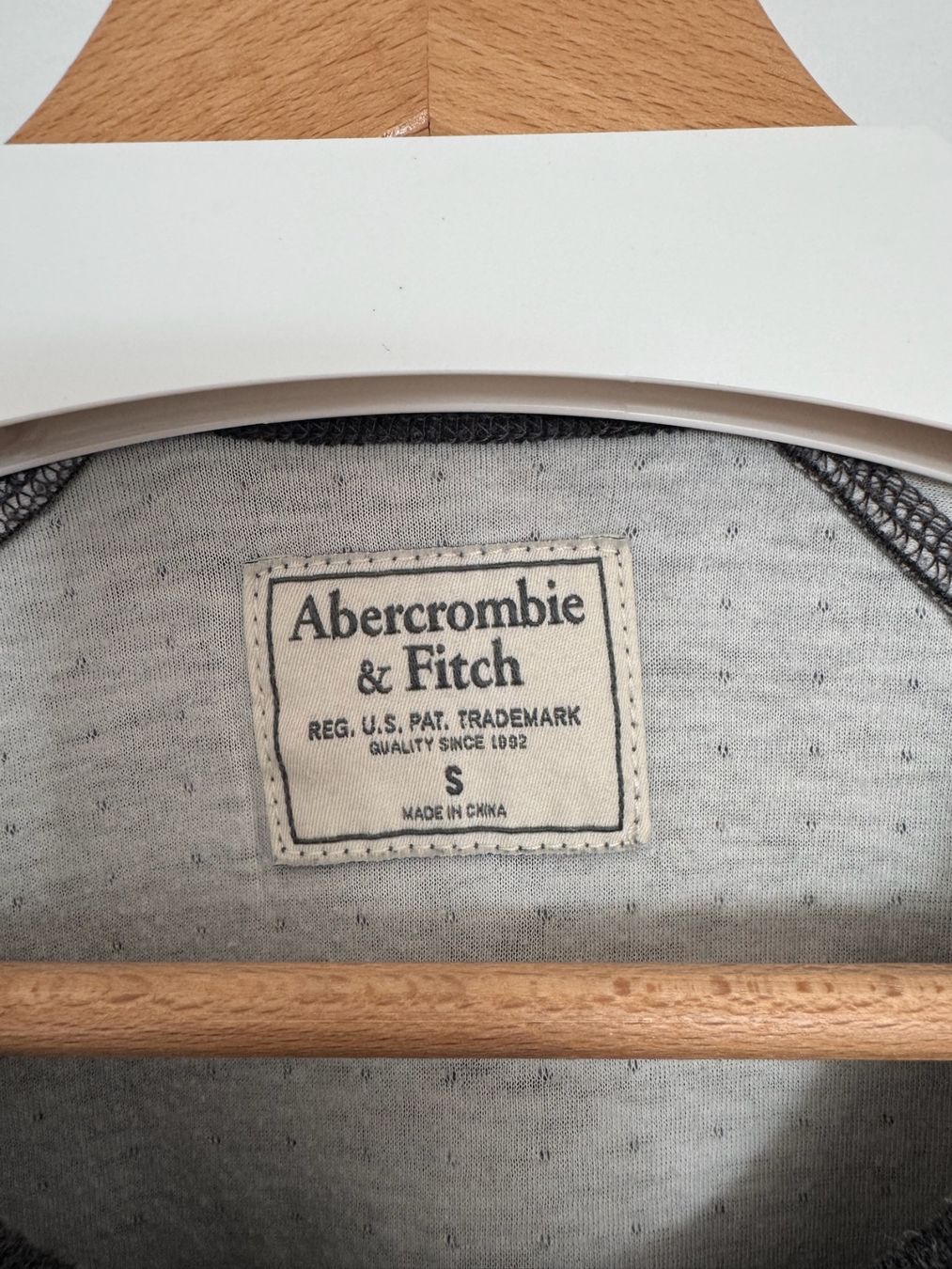 Abercrombie Maglioni & Felpe: Abercrombie & Fitch Sweater – Usato da Winterthur venduto da Buzzi... 2