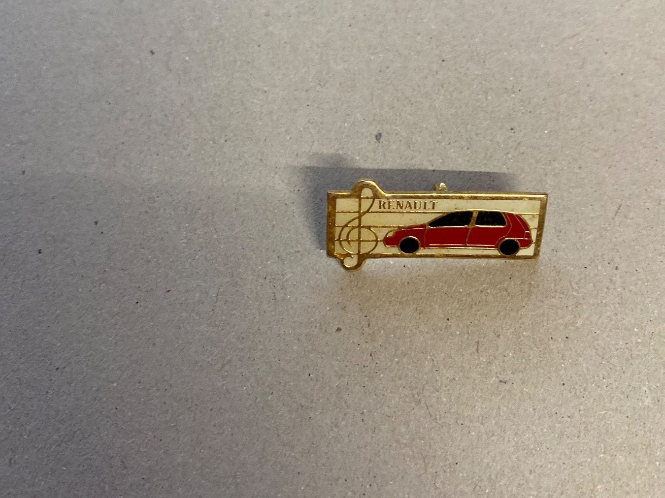 Renault Plaquettes & Badges: PIN'S - RENAULT – D'occasion à Le Brassus par cinema13