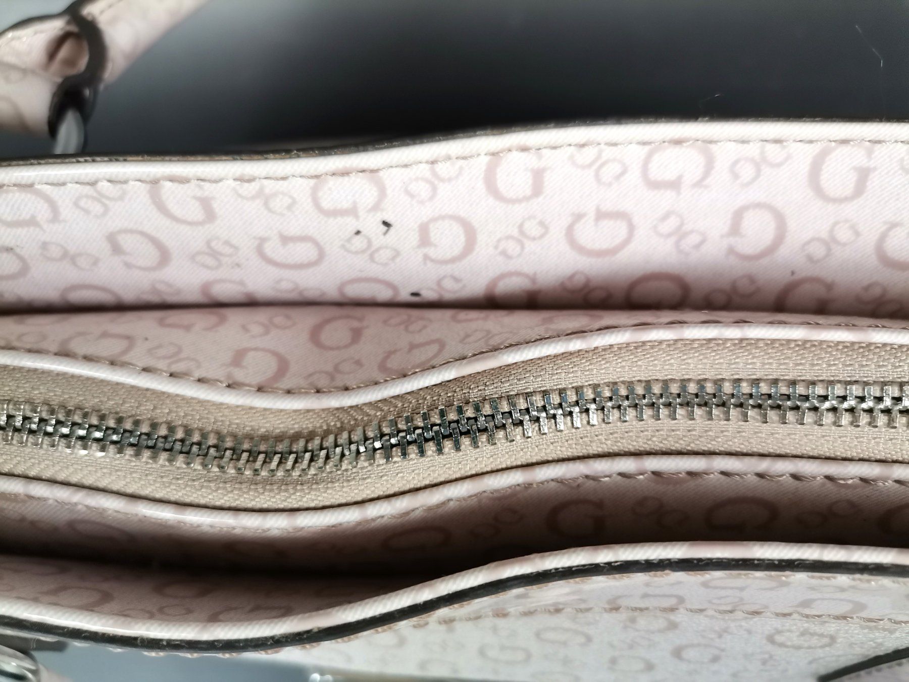 Guess Borse da donna: GUESS Tasche Beige/Rosa – Usato da Schaffhausen venduto da Restwert_SH 2