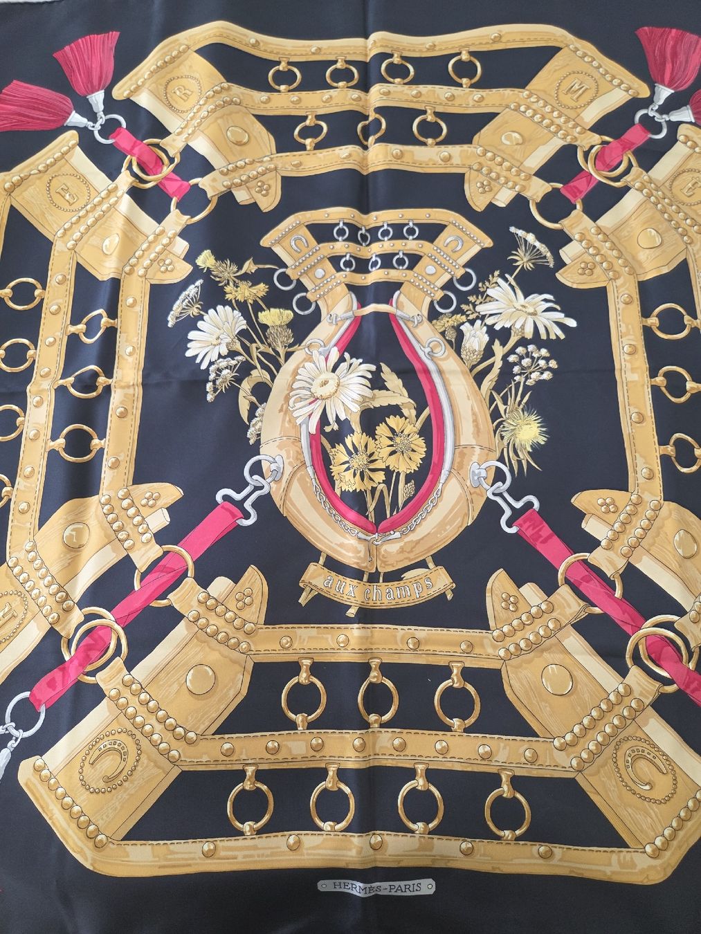 Hermès Foulard & Sciarpe: Hermes Scarf Aux Champs – Usato da Basel venduto da and_ym2d