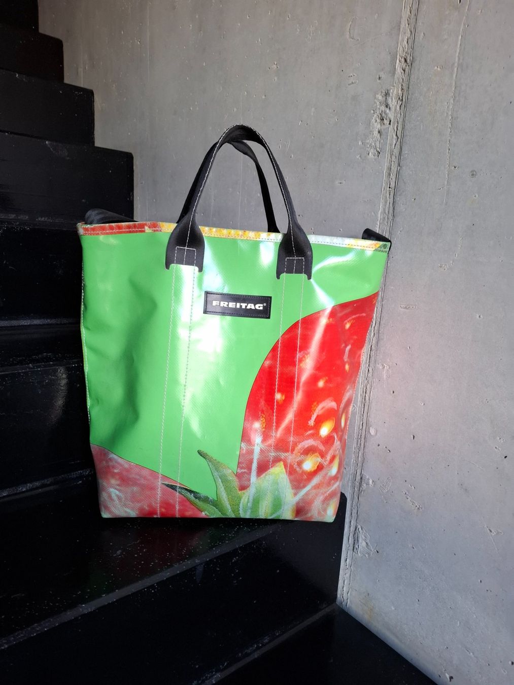 Freitag Borse: Freitag Tasche Bob / Erdbeeren   :) – Usato da Richterswil venduto da Nayli96
