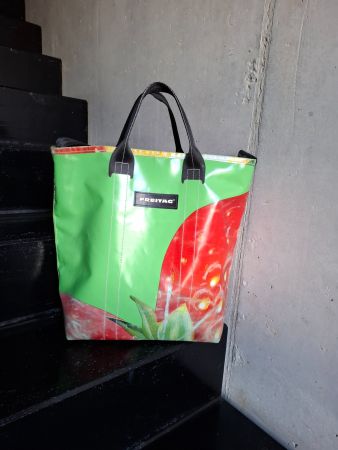 Freitag Tasche Bob / Erdbeeren   :)