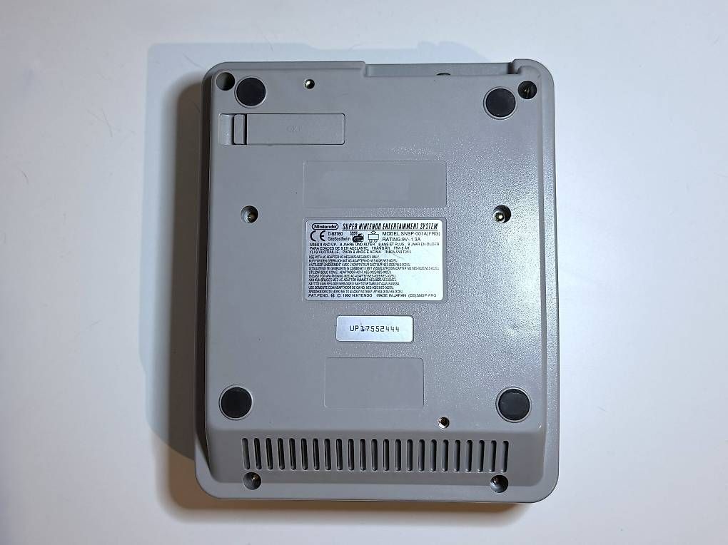 Nintendo Konsolen: Super Nintendo SNES PAL Konsole mit Controller 🎮 – Gebraucht aus Berg am Irchel von ubik 3
