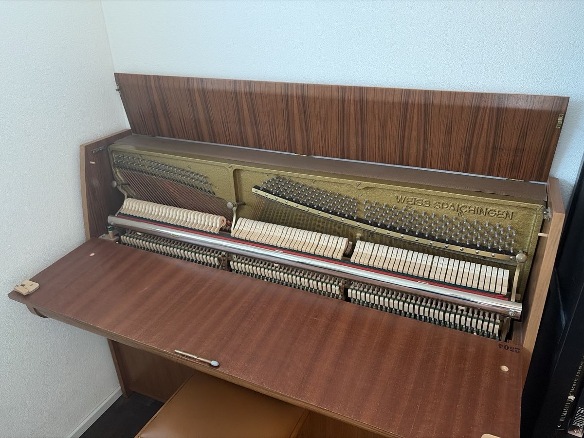 Strumenti musicali: Klavier mit Hocker von Marke Weiss – Usato da Baden venduto da cyberdog52 1