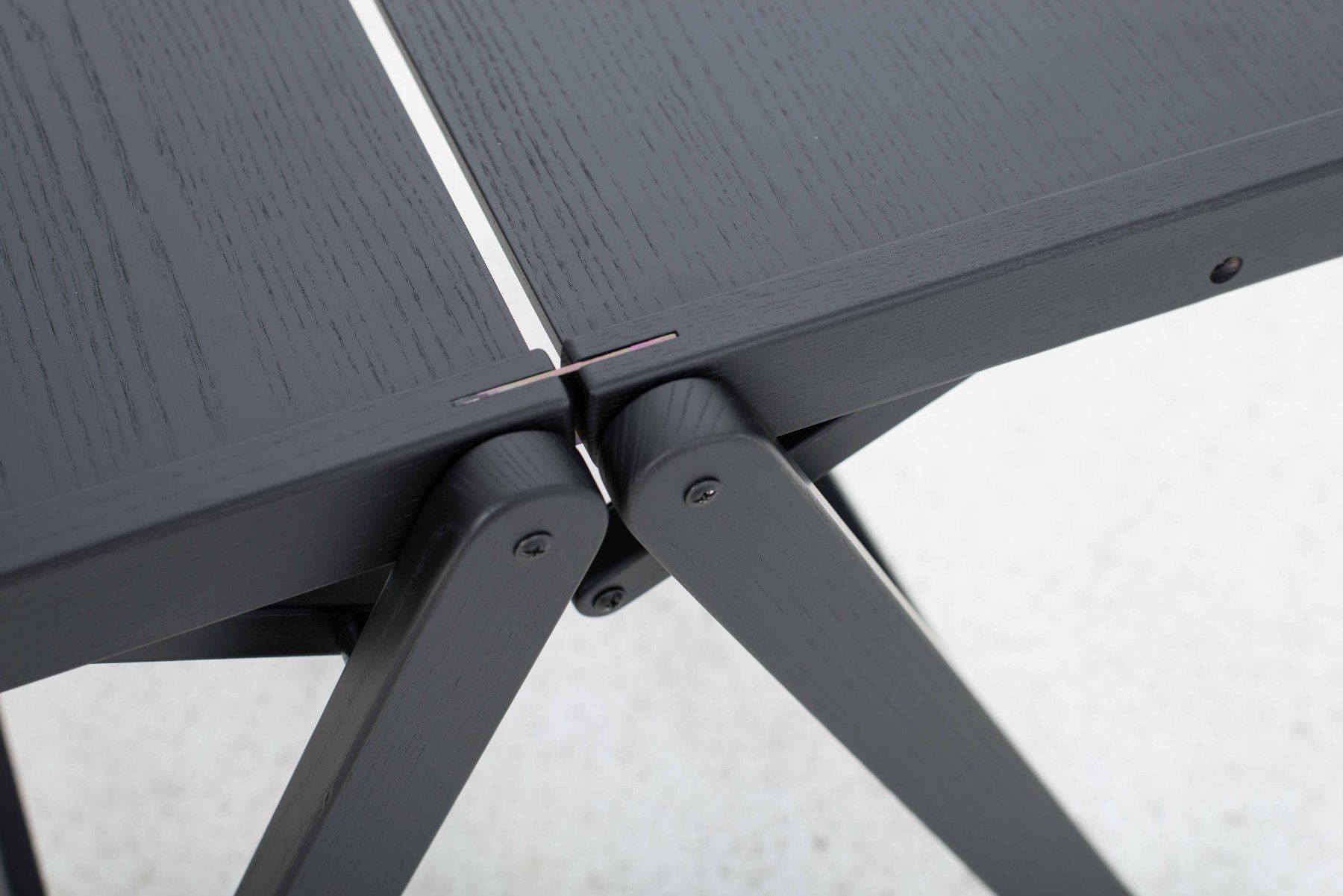 Tavoli: Rex Kralj Coffee Table von Niko Kralj in schwarzer Eiche – Nuovo e nell'imballaggio originale da Zürich venduto da STUZH38 5
