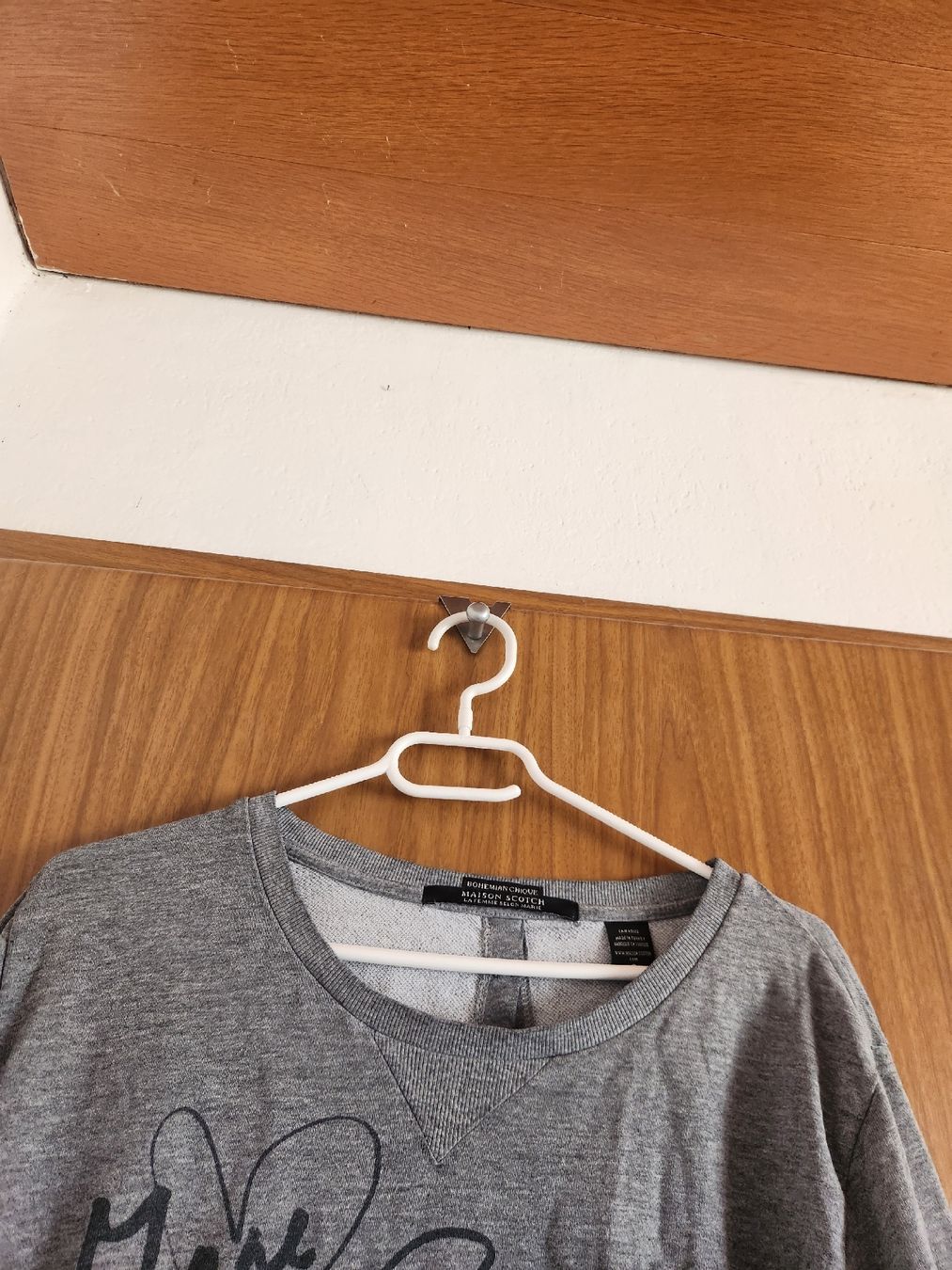 Maison Scotch Pullover & Sweatshirts: Sweat Maison Scotch gris imprimé taille 2 – Gebraucht aus Niedergösgen von Eva2410 2