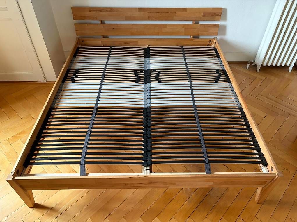 Betten: Joli lit en bois avec sommier  – Gebraucht aus Aubonne von Bubu1005