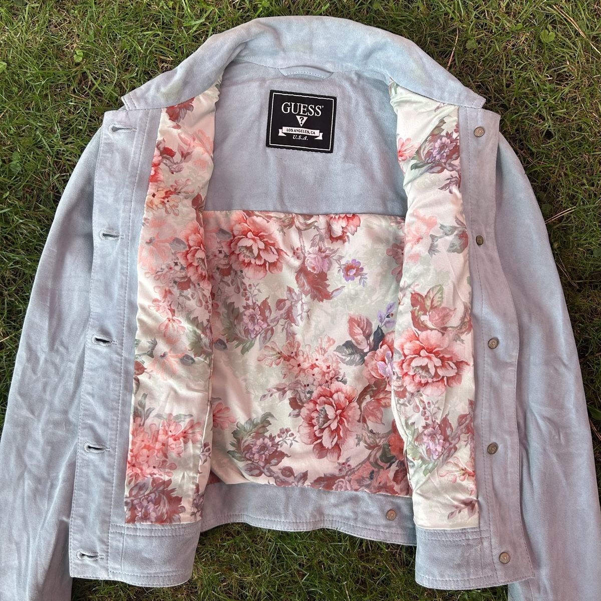 Guess Vestes: Guess Light Blue Suede Jacket Floral Lining – D'occasion à brent par fukusapes 2