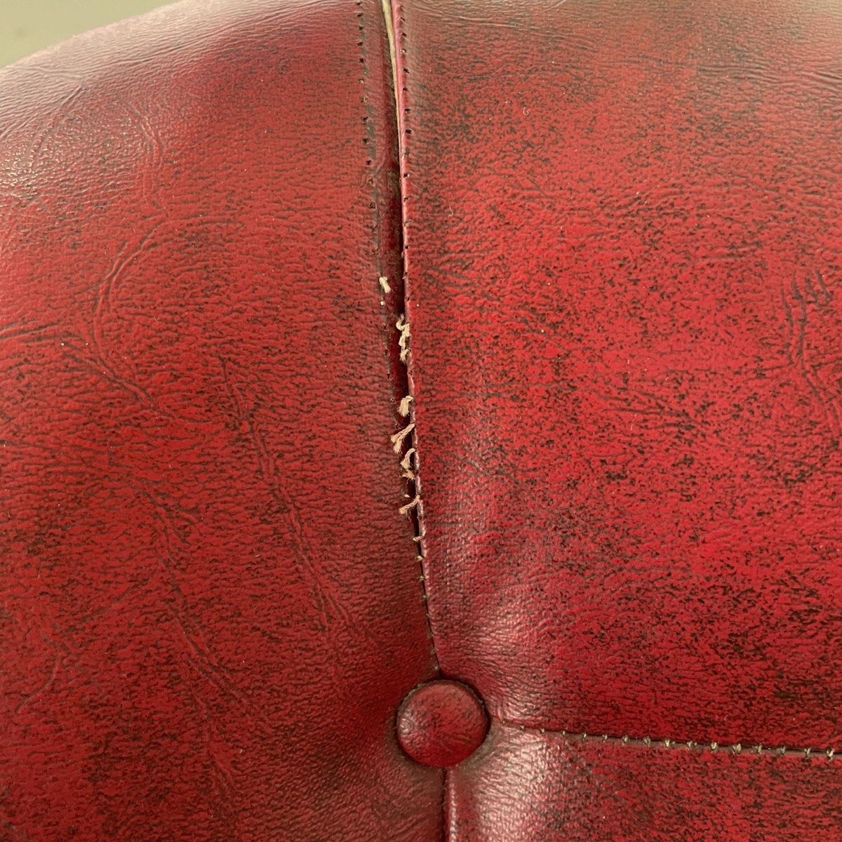 Poltrone: Classic Armchair, Burgundy Leather – Usato da Genève venduto da was_ksr9 2
