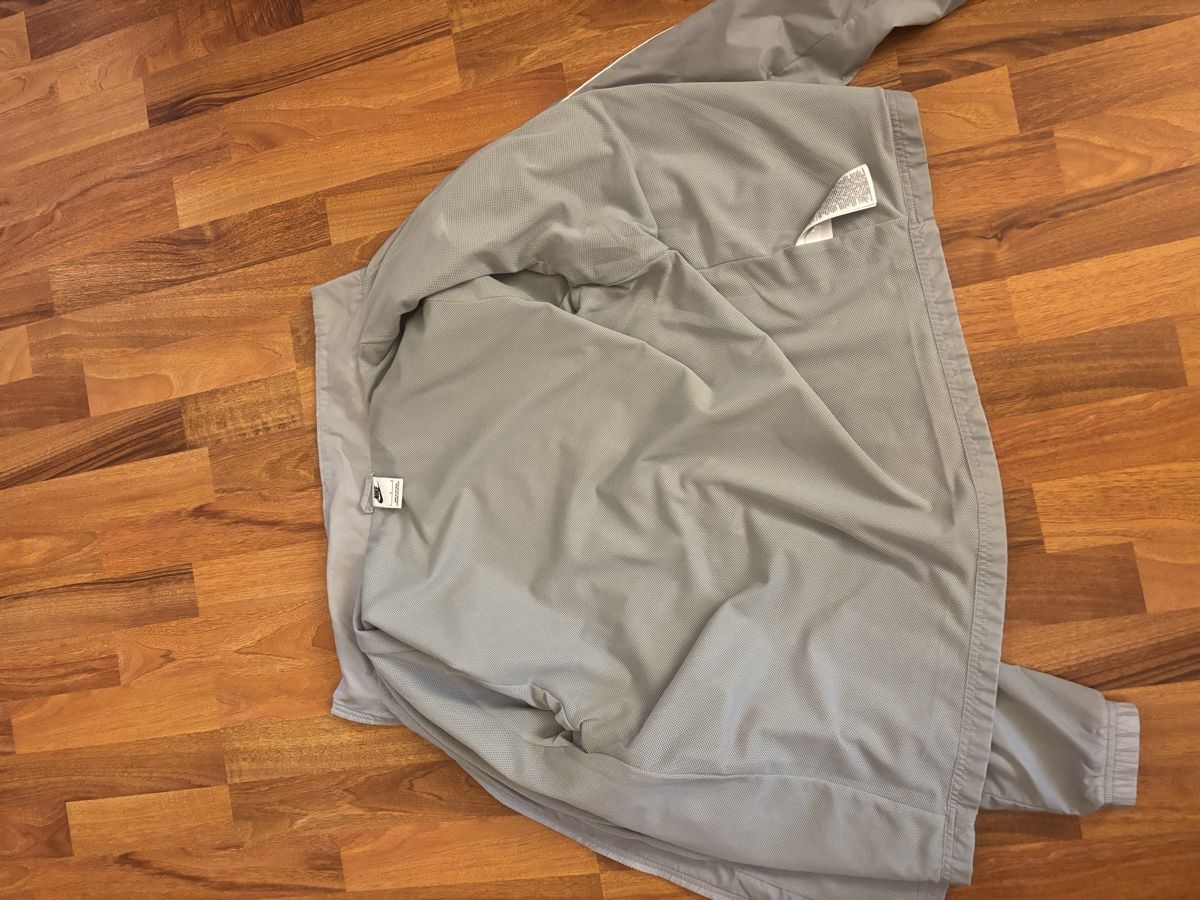 Nike Giacche: Nike Outdoorjacke – Usato da Kriegstetten venduto da selinaaa_06 2