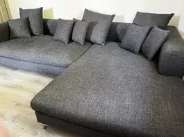 Grosses Ecksofa Anthrazit mit Kissen  275 cm