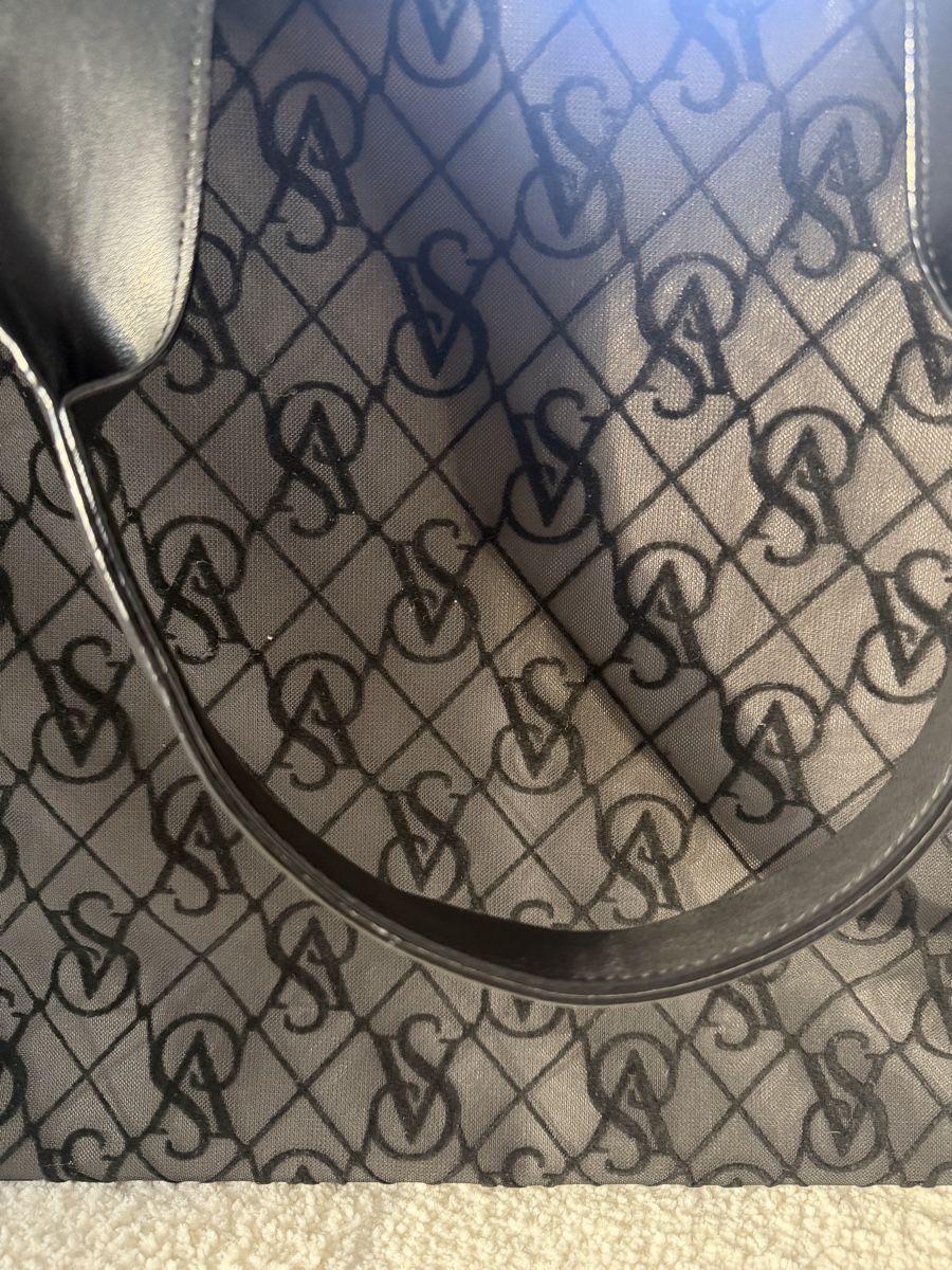 Victoria's Secret Sacs: Borsa Victoria's Secret con logo monogram e tracolla nuova – Neuf (Voir description) à Lugano par can_xdd8 6