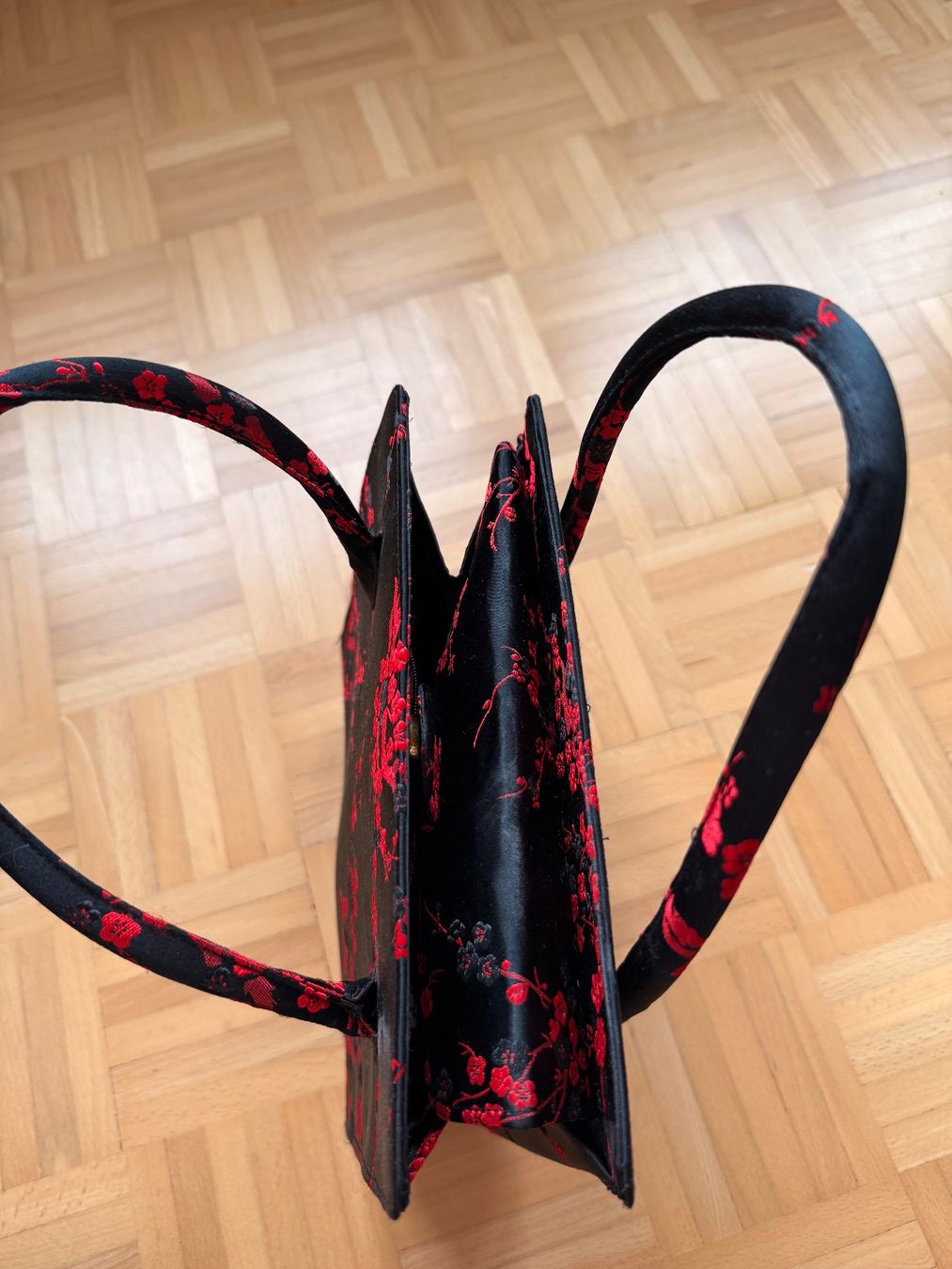 Taschen für Damen: Satin Handtasche – Neu (gemäss Beschreibung) aus Binningen von lan_w6w9 2