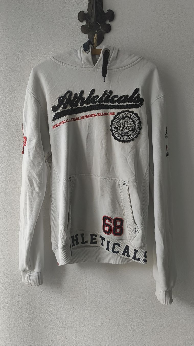 Pullover & Sweatshirts: Pullover Athletics – Gebraucht aus Basel von Adam-sapfel