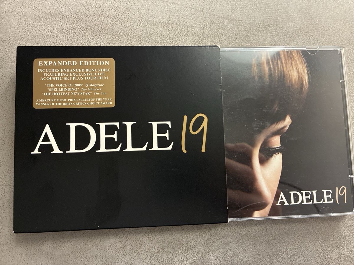 CD: CD Adele 19 Expanded Edition doppio disco usato buono – Usato da Lugano venduto da tam_cx76